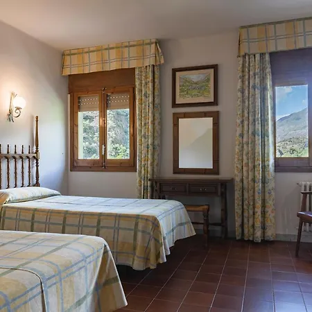 Cardos Hotel 2*