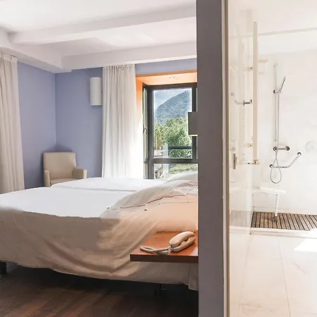 Cardos Hotel