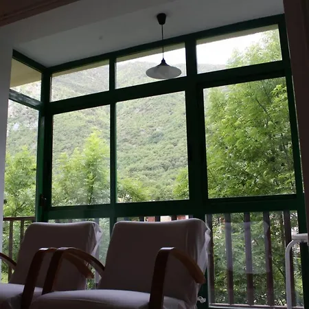Cardos Hotel 2*