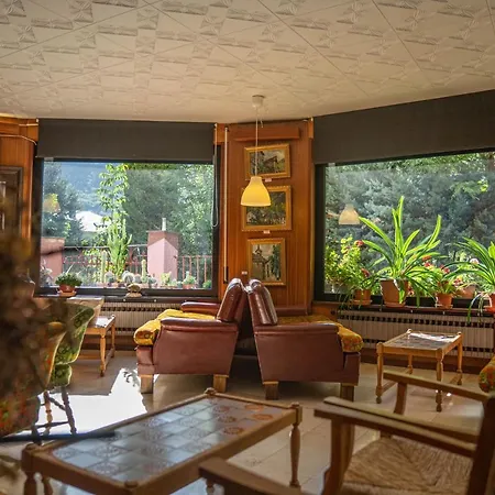 Cardós Hotel 2*
