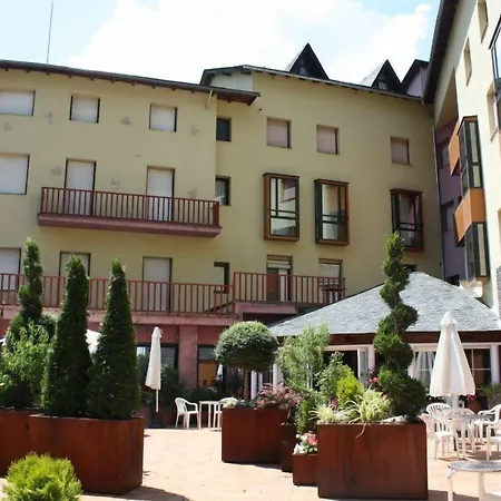 Cardos Hotel 2*